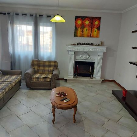 Manka' S Place Apartment Tirana Exterior photo